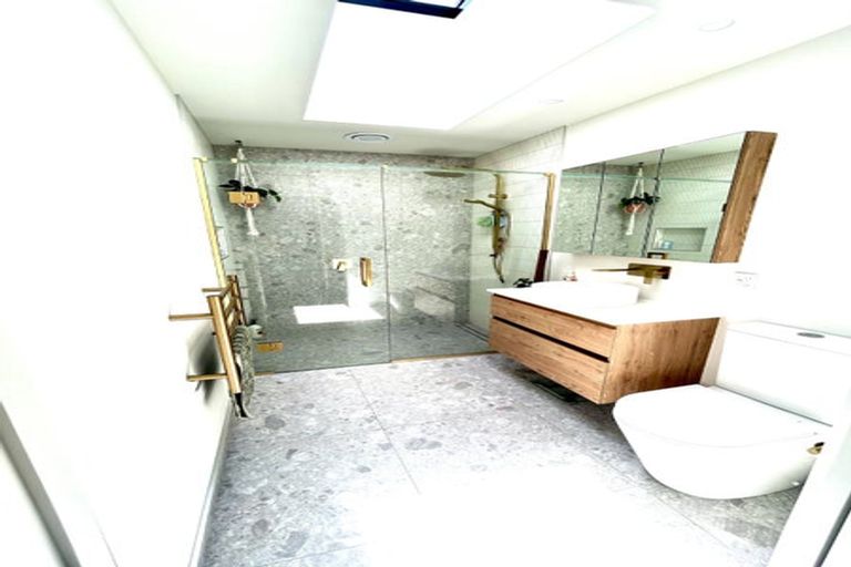 Photo of property in 12a Kauri Street, Merrilands, New Plymouth, 4312