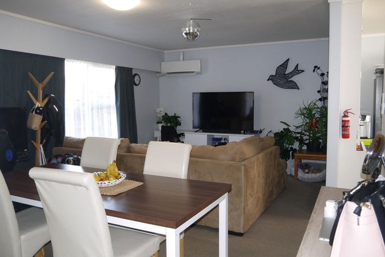 Photo of property in 1/11 Ballater Place, Highland Park, Auckland, 2010