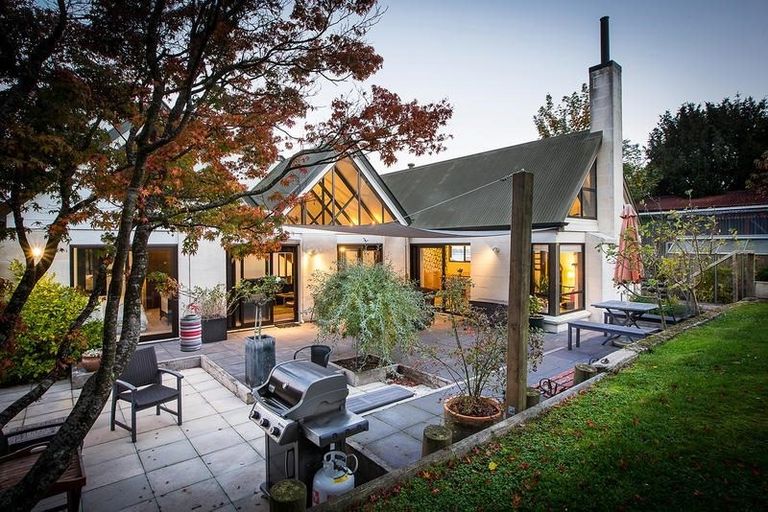 Photo of property in 32 Royal Terrace, Dunedin Central, Dunedin, 9016