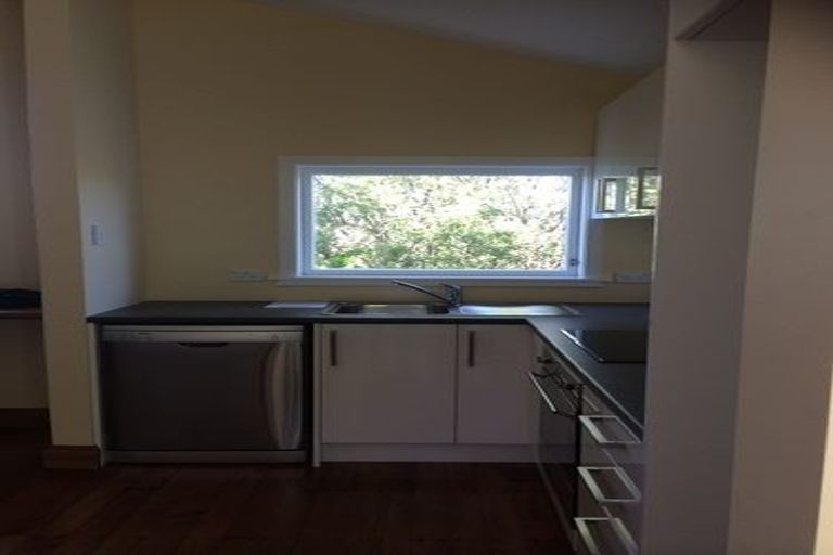 Photo of property in 100 Mortimer Terrace, Brooklyn, Wellington, 6021