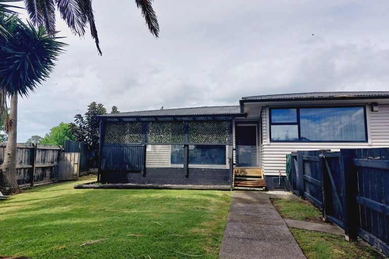 Photo of property in 50 Convair Crescent, Mangere, Auckland, 2022