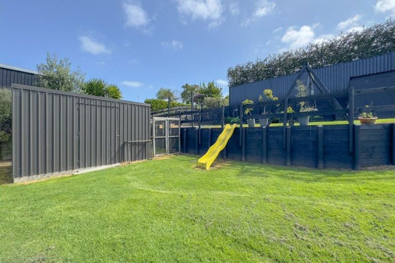 Photo of property in 12 Calderwood Close, Waiuku, 2123