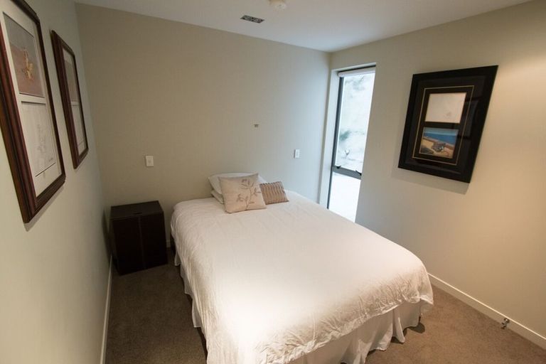 Photo of property in Dune, 2a/138 Oriental Parade, Oriental Bay, Wellington, 6011