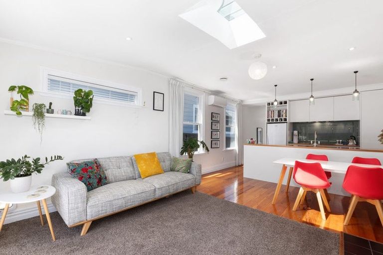 Photo of property in 13 Milton Street, Berhampore, Wellington, 6023