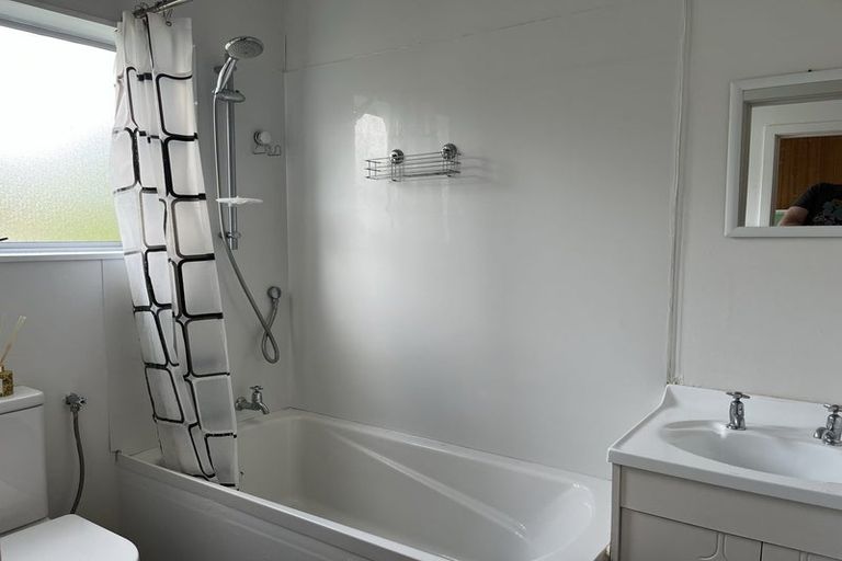 Photo of property in 1/23 Te Mome Road, Alicetown, Lower Hutt, 5010