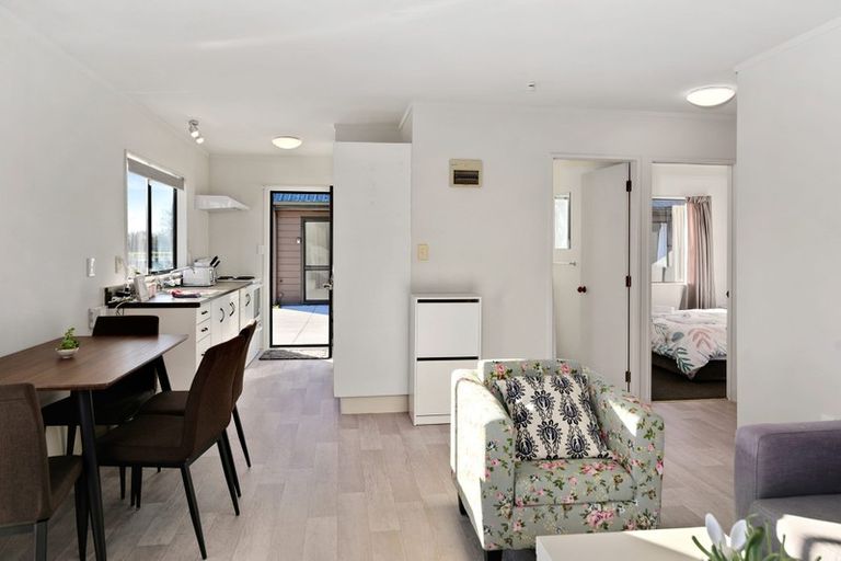 Photo of property in 6/1383 Hinemoa Street, Rotorua, 3010