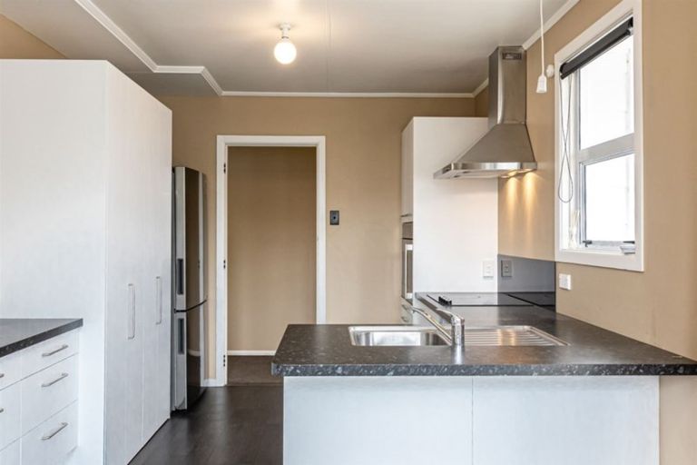 Photo of property in 40 Apollo Parade, Milson, Palmerston North, 4414