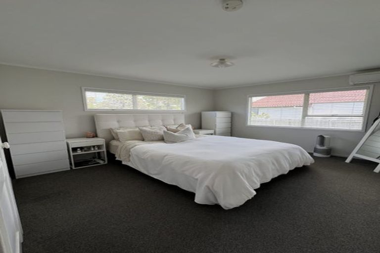 Photo of property in 95 Santiago Crescent, Unsworth Heights, Auckland, 0632