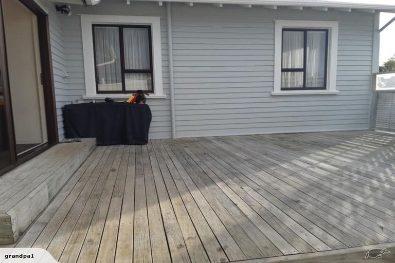 Photo of property in 73 Mangorei Road, Strandon, New Plymouth, 4312