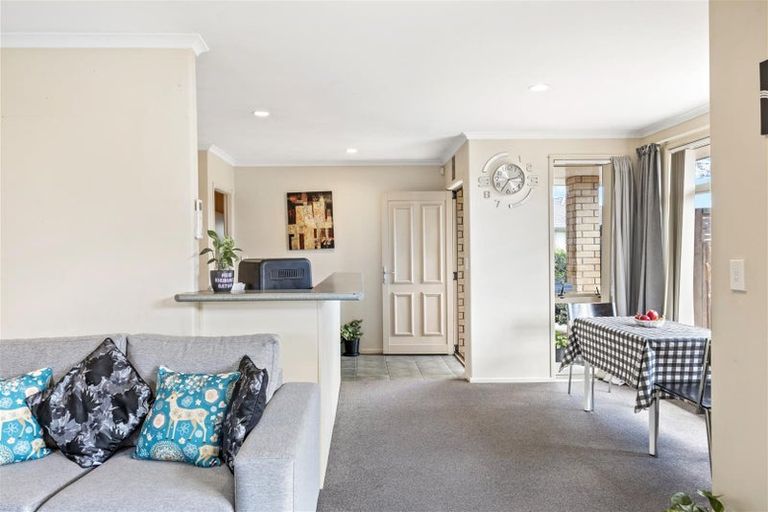 Photo of property in 221 Old Farm Road, Hamilton East, Hamilton, 3216