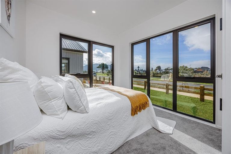 Photo of property in 8 Arahi Road, Clevedon, 2582