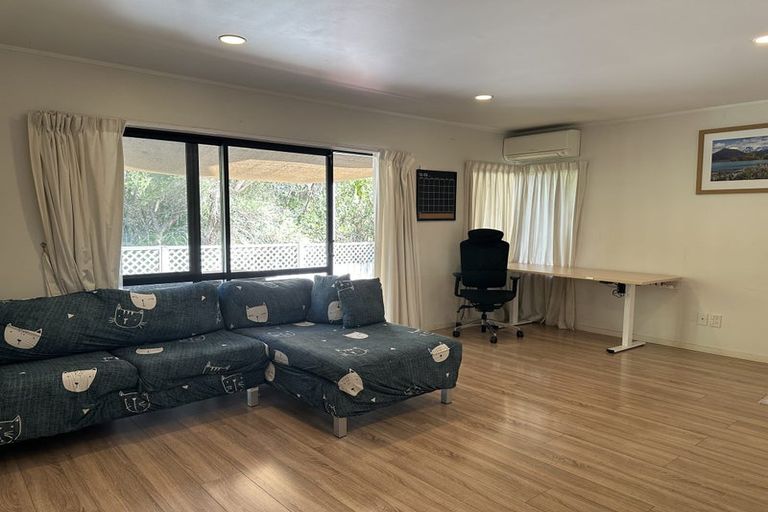 Photo of property in 1/15 Mandica Place, Sunnynook, Auckland, 0632