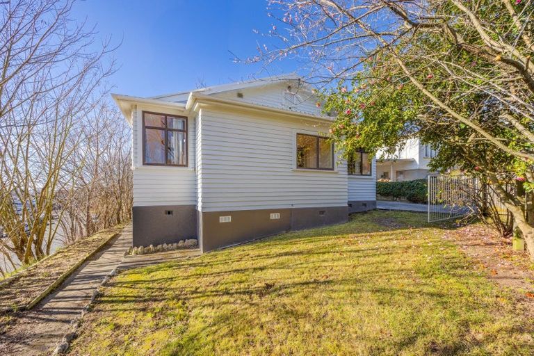 Photo of property in 1 Kitchener Street, Waipukurau, 4200