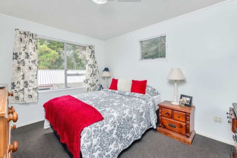 Photo of property in 1/7 Classic Grove, Bayview, Auckland, 0629
