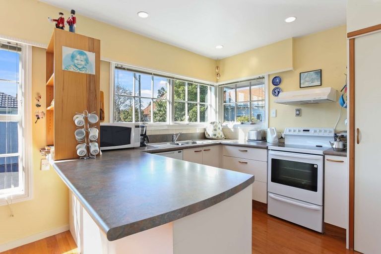 Photo of property in 1/9a Straven Road, Riccarton, Christchurch, 8011