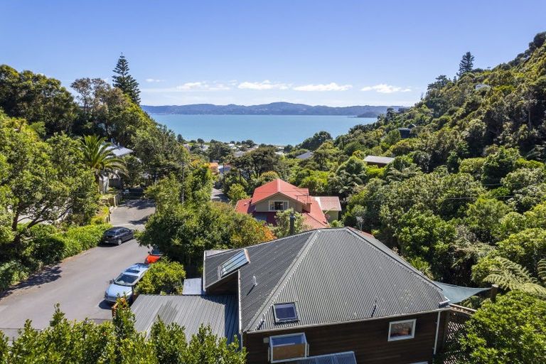 Photo of property in 41 Rona Street, Eastbourne, Lower Hutt, 5013