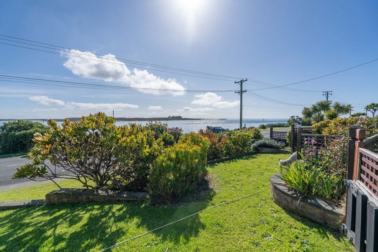 Photo of property in 160 Marine Parade, Bluff, 9814