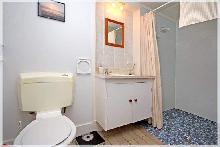 Photo of property in 39 Shortt Street, Foxton Beach, Foxton, 4815