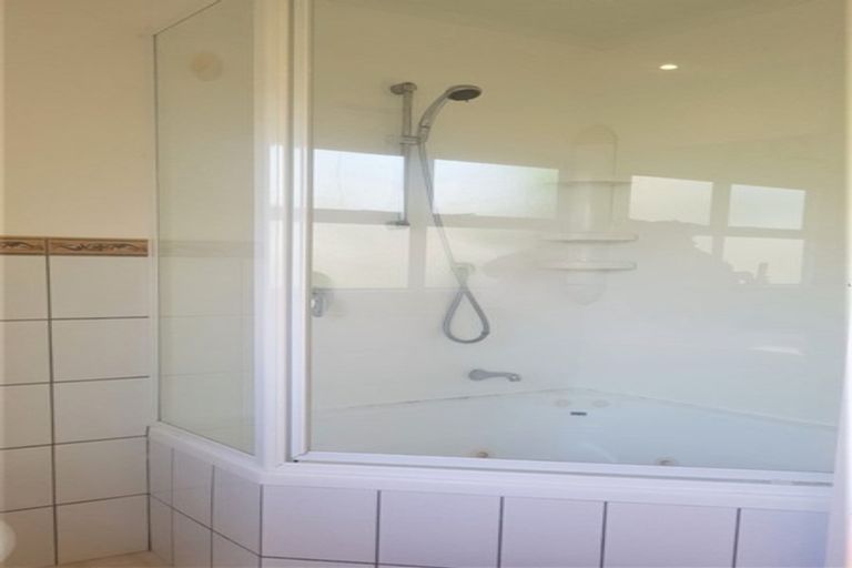 Photo of property in 292 Hurstmere Road, Takapuna, Auckland, 0622