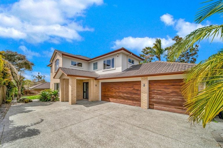 Photo of property in 23 Laurel Oak Drive, Schnapper Rock, Auckland, 0632