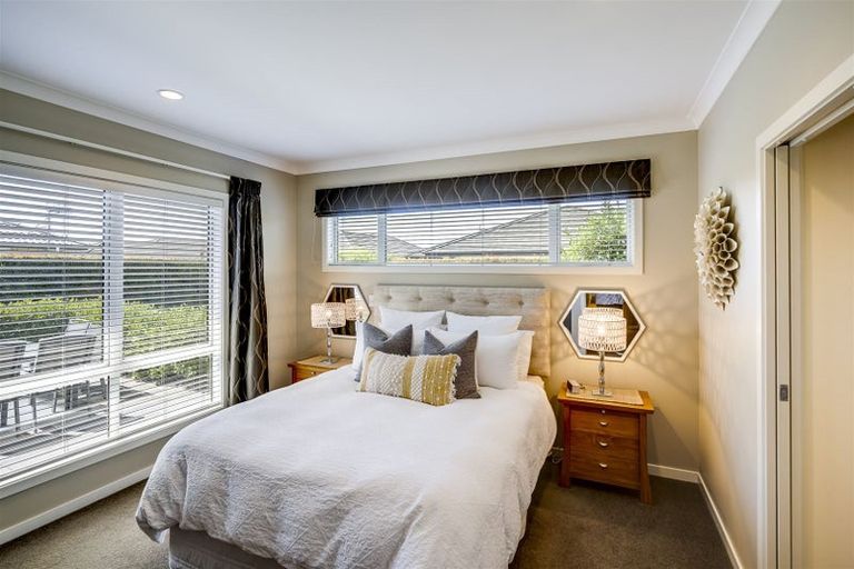 Photo of property in 14 Haast Place, Poraiti, Napier, 4112