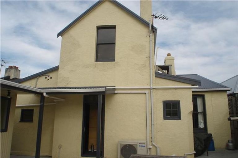 Photo of property in 33 Hyde Street, North Dunedin, Dunedin, 9016