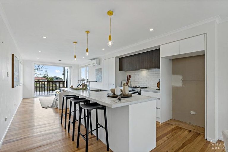 Photo of property in 45 Lynwood Road, New Lynn, Auckland, 0600