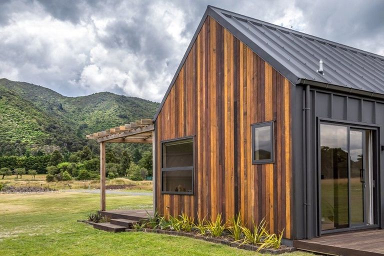 Photo of property in 26 Bucks Road, Tauwharenikau, Featherston, 5773