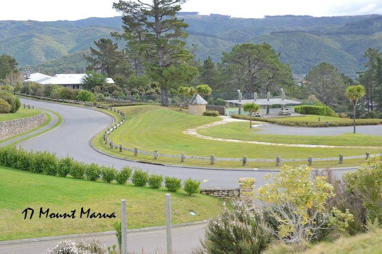Photo of property in 17 Mount Marua Way, Timberlea, Upper Hutt, 5018