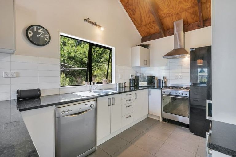 Photo of property in 24 Claverdon Drive, Massey, Auckland, 0614