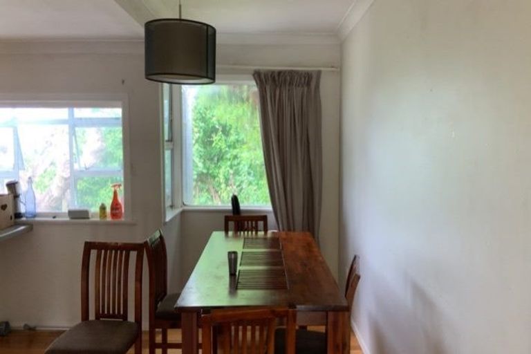 Photo of property in 31 Awaroa Road, Sunnyvale, Auckland, 0612