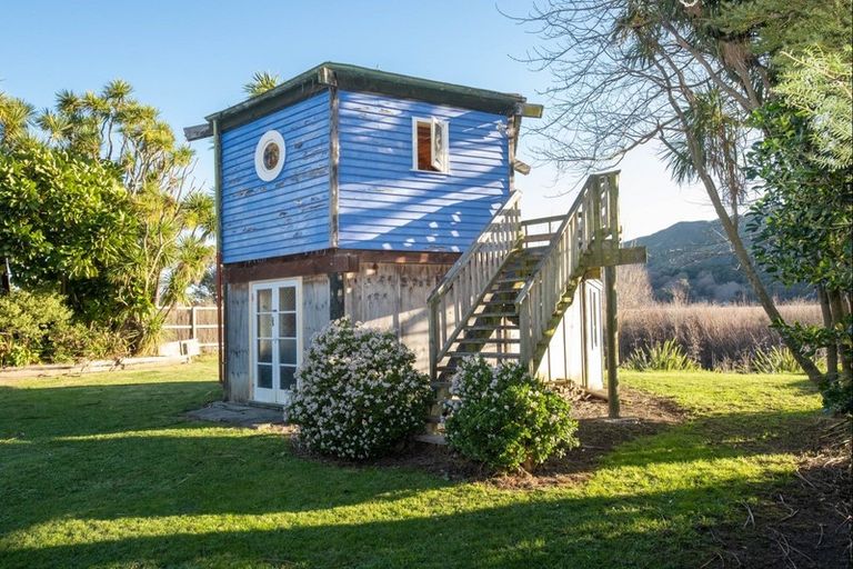 Photo of property in 29 Gillies Crescent, Waimarama, Havelock North, 4294