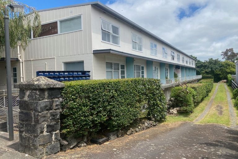 Photo of property in 9 Esplanade Road, Mount Eden, Auckland, 1024
