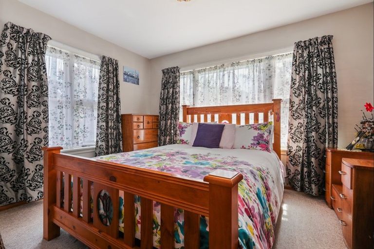 Photo of property in 25 Lyndhurst Crescent, Aranui, Christchurch, 8061