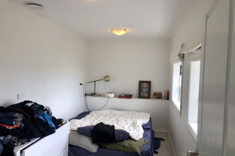 Photo of property in 32 Arama Avenue, Titirangi, Auckland, 0604