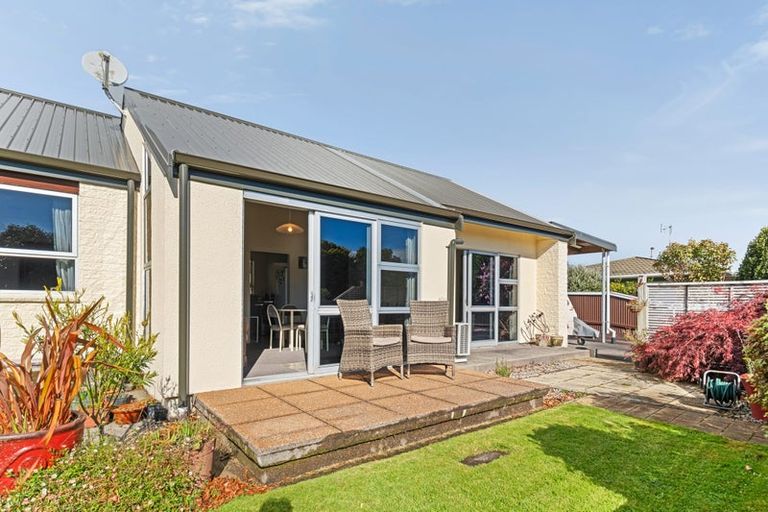 Photo of property in 14a Truby King Street, Merrilands, New Plymouth, 4312