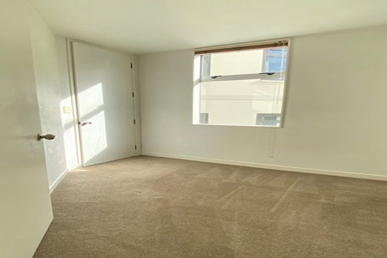 Photo of property in Seaview Apartments, 9d/4 Short Street, Auckland Central, Auckland, 1010