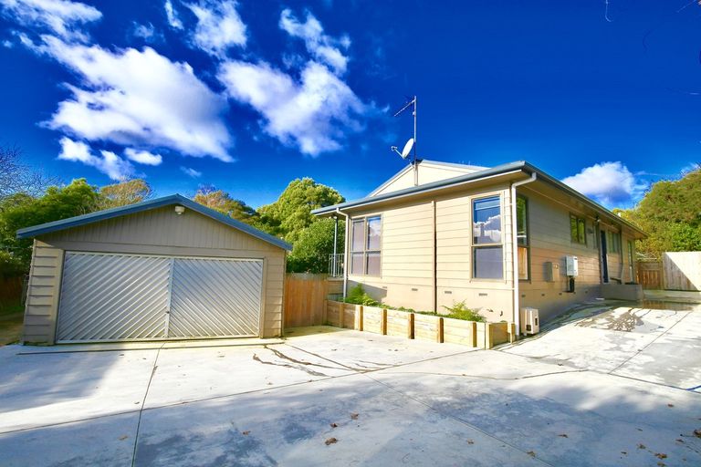 Photo of property in 11 Matipo Crescent, Pukete, Hamilton, 3200