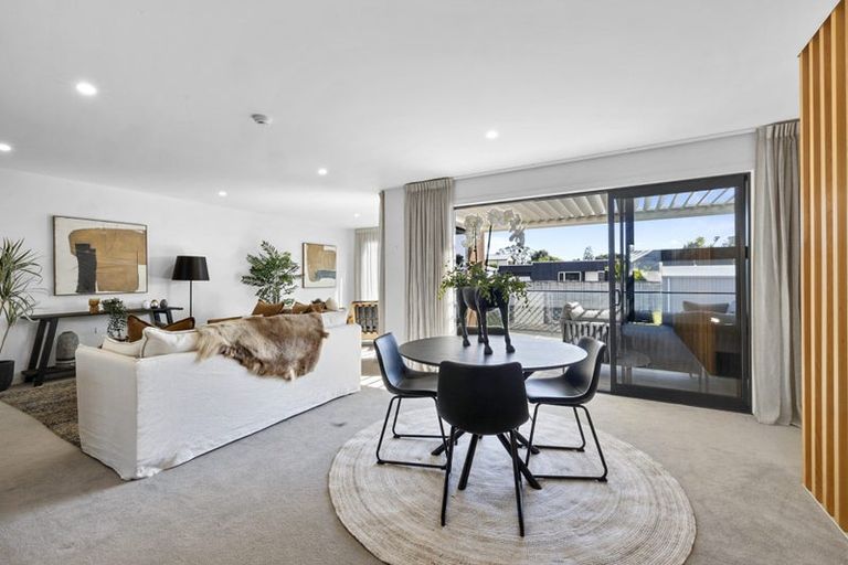 Photo of property in 2/11a Baring Terrace, Strandon, New Plymouth, 4312