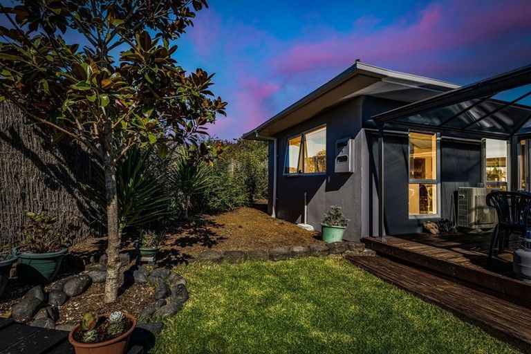 Photo of property in 8b Rathgar Road, Henderson, Auckland, 0610