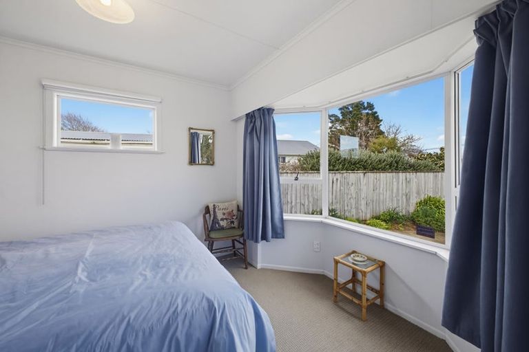 Photo of property in 205 Mangorei Road, Merrilands, New Plymouth, 4312