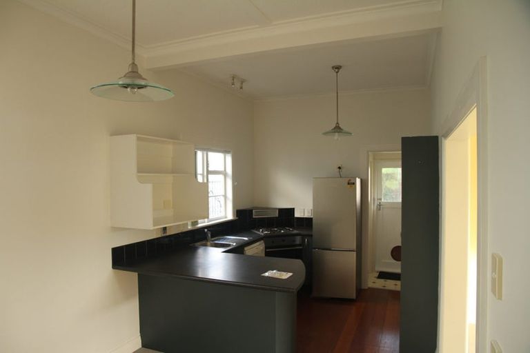 Photo of property in 6 Waikato Street, Island Bay, Wellington, 6023