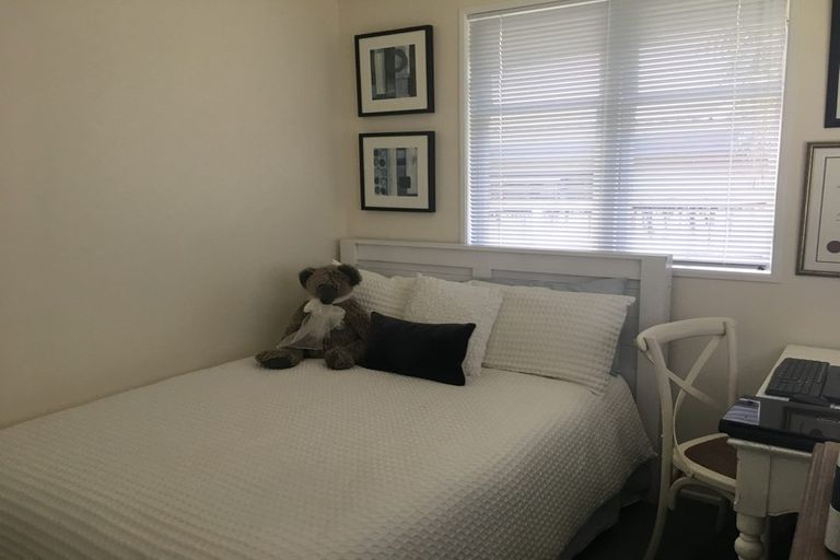 Photo of property in 1/156 Nile Road, Milford, Auckland, 0620