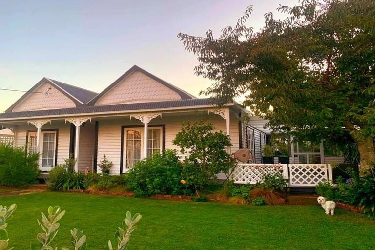 Photo of property in 73 Wallath Road, Westown, New Plymouth, 4310