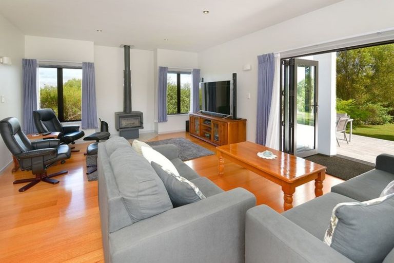 Photo of property in 315 Kahikatea Flat Road, Waitoki, Kaukapakapa, 0871