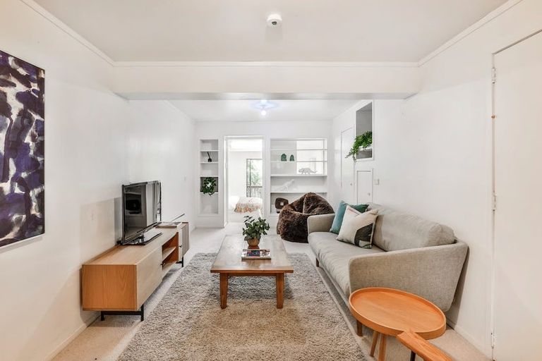 Photo of property in 37 York Road, Titirangi, Auckland, 0604