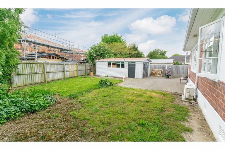Photo of property in 2 Kawaka Street, Riccarton, Christchurch, 8041