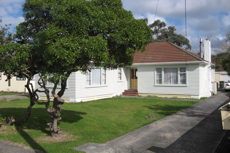 Photo of property in 43 Wellington Road, Wainuiomata, Lower Hutt, 5014