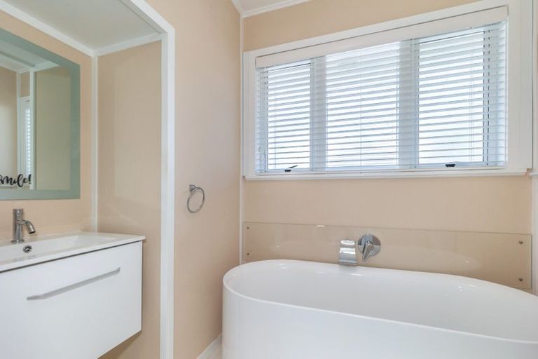 Photo of property in 31 Kawiu Road, Levin, 5510