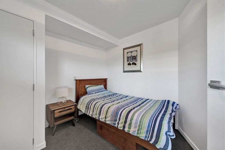 Photo of property in Weekeston Apartments, 2 Nobs Line, Strandon, New Plymouth, 4312